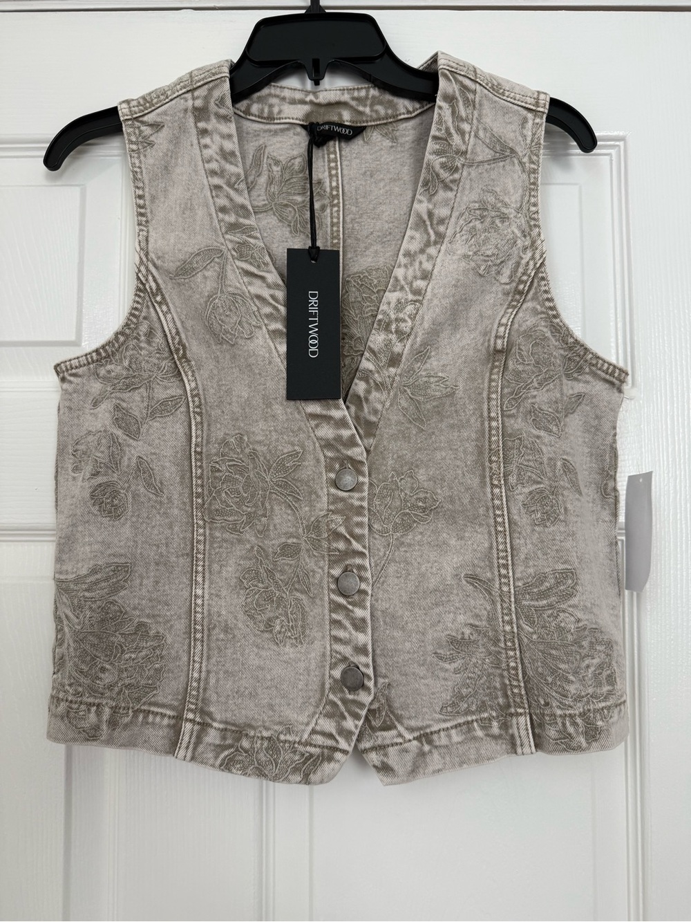 Driftwood NWT grey floral embroidered denim vest Small - Picture 6 of 6